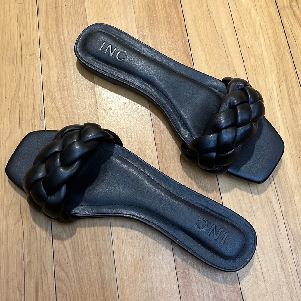 INC Partee Blk Flat Sandal